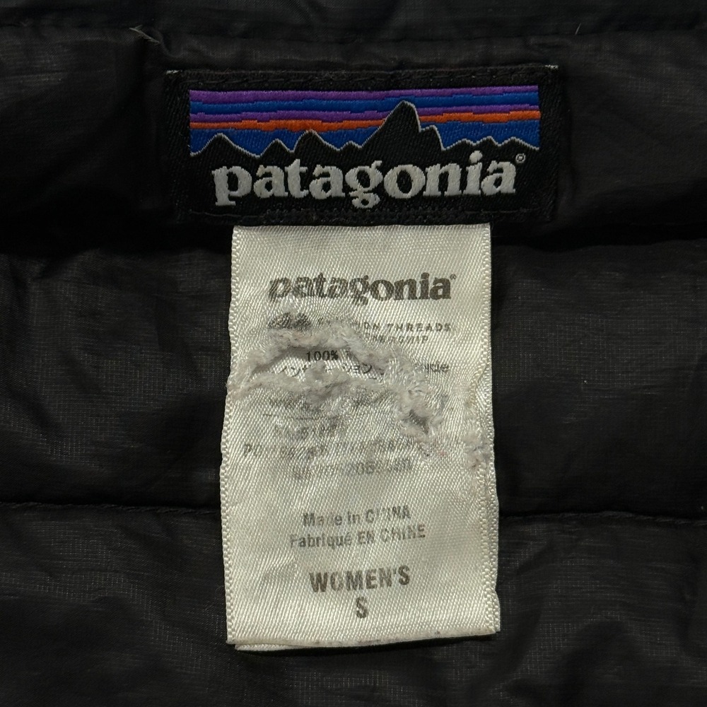 Patagonia Down Sweater Jacket Womens Small Black Puffer Full Zip 84681 - Picture 3 of 12